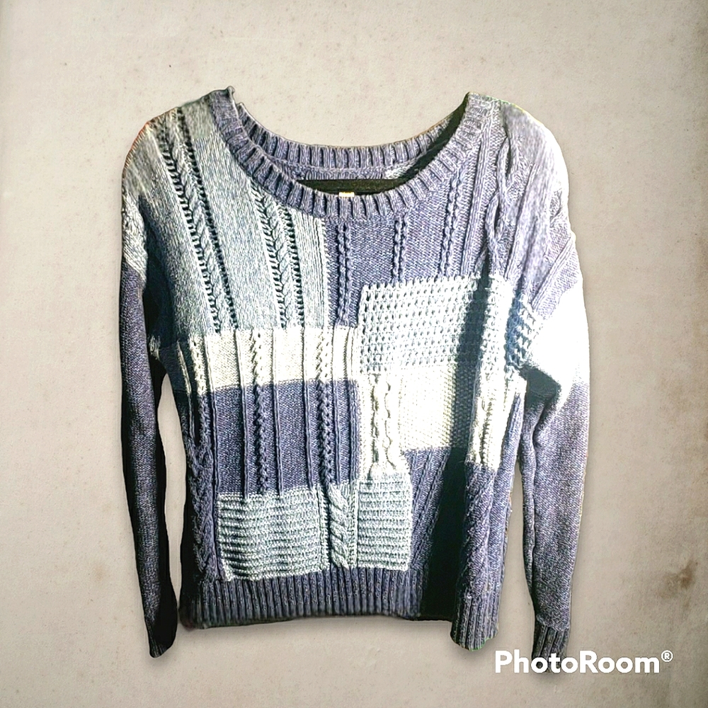 American Eagle Outfitters Crew Neck Long Sleeve Blue Knit Sweater